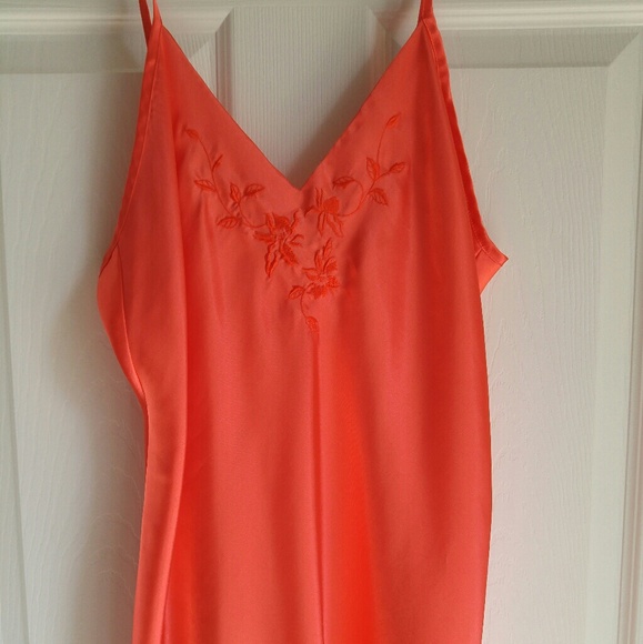 Silky night gown and match - Picture 4 of 6